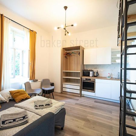 Storey Apartment Close To Metro Palmovka Prag Exteriör bild