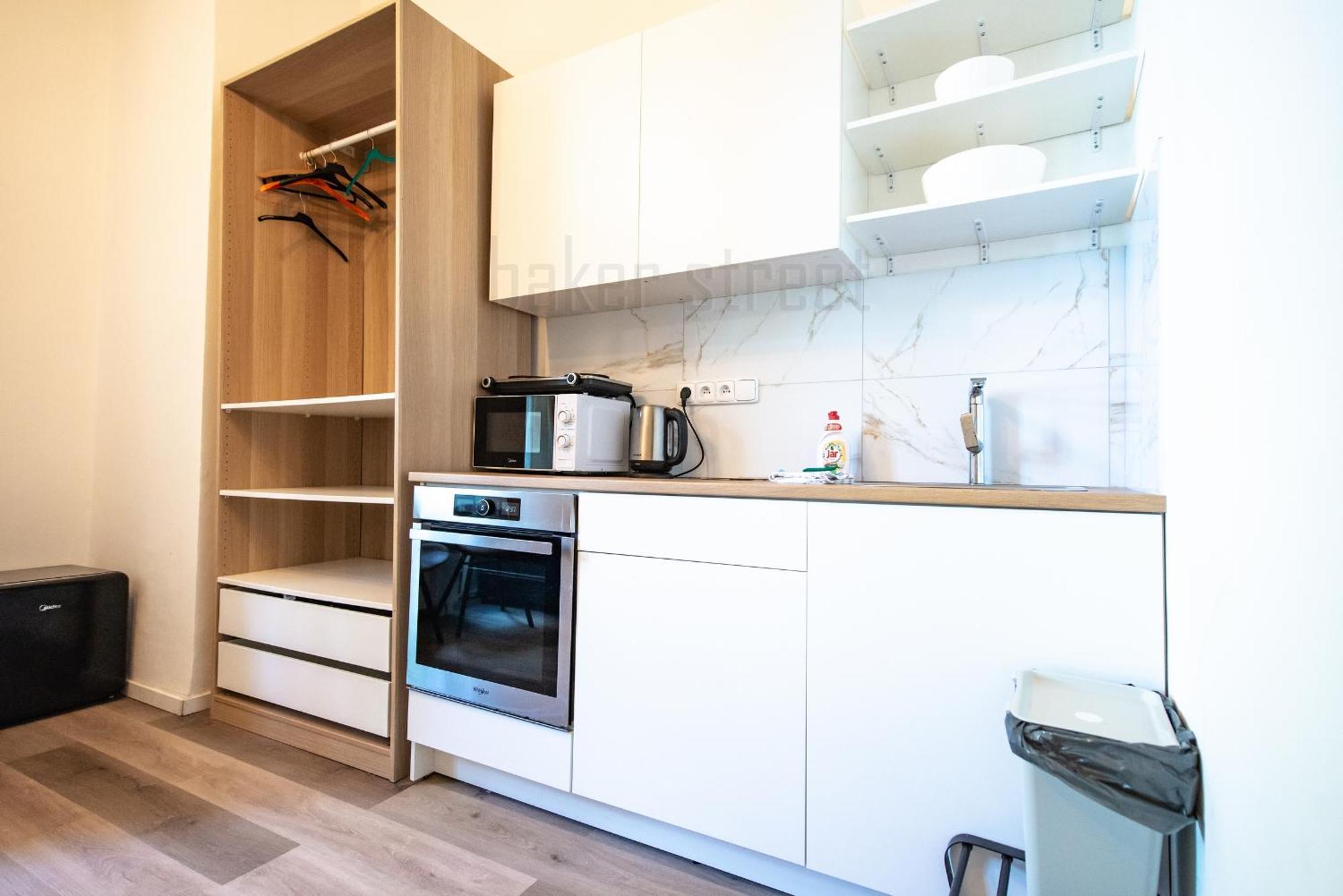 Storey Apartment Close To Metro Palmovka Prag Exteriör bild